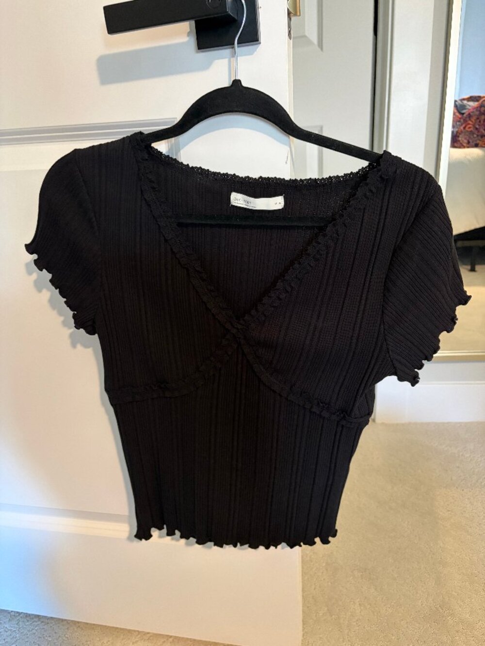 Oak and Fort Black V-Neck Blouse size medium